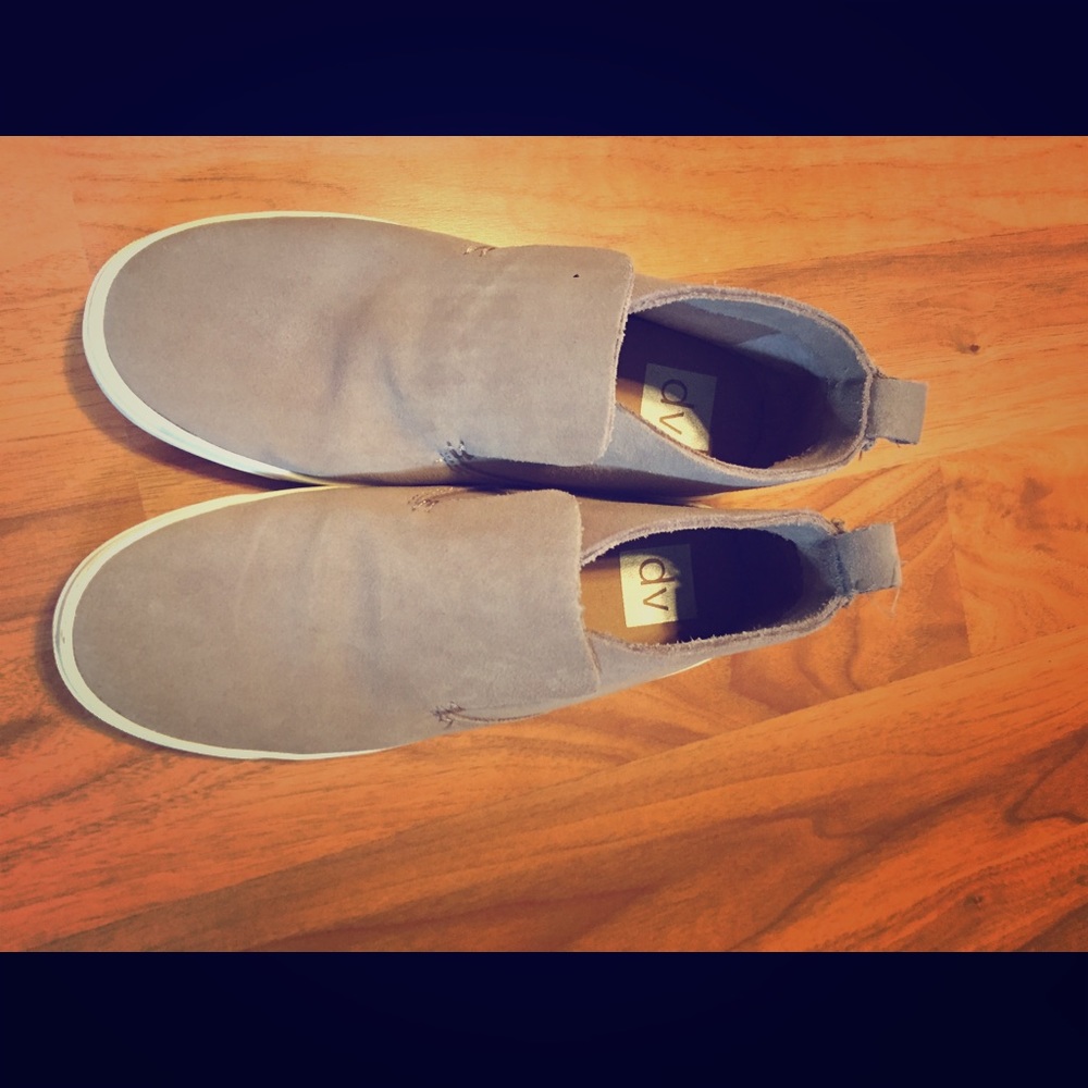 DV shoes